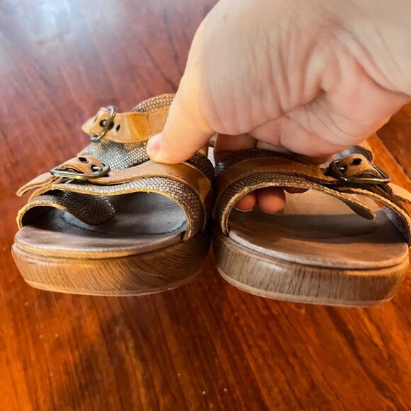 Dansko Sand Lizard‎ Wedge Sandals Beige Double Leather Strap Size 40 (9.5-10) - Picture 2 of 6